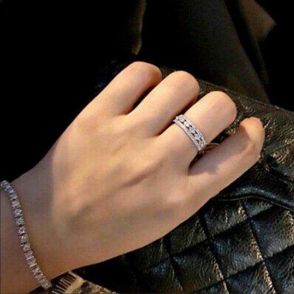 New Women’s 935 Silver Unique Diamond Ring - Picture 5 of 9